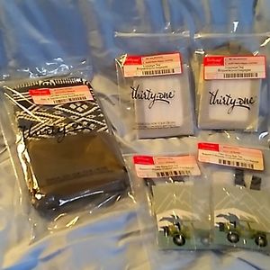 Thirty one lot with crossbody, 2 take along tags and 2 light grey luggage tags